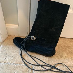 Handmade moccasin boots with leather ties